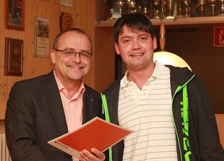 Foto von der Urkunden-&Uuml;bergabe