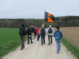 Foto der Kolpingsfahne im Wind