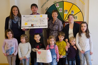 Foto von der Spenden�bergabe